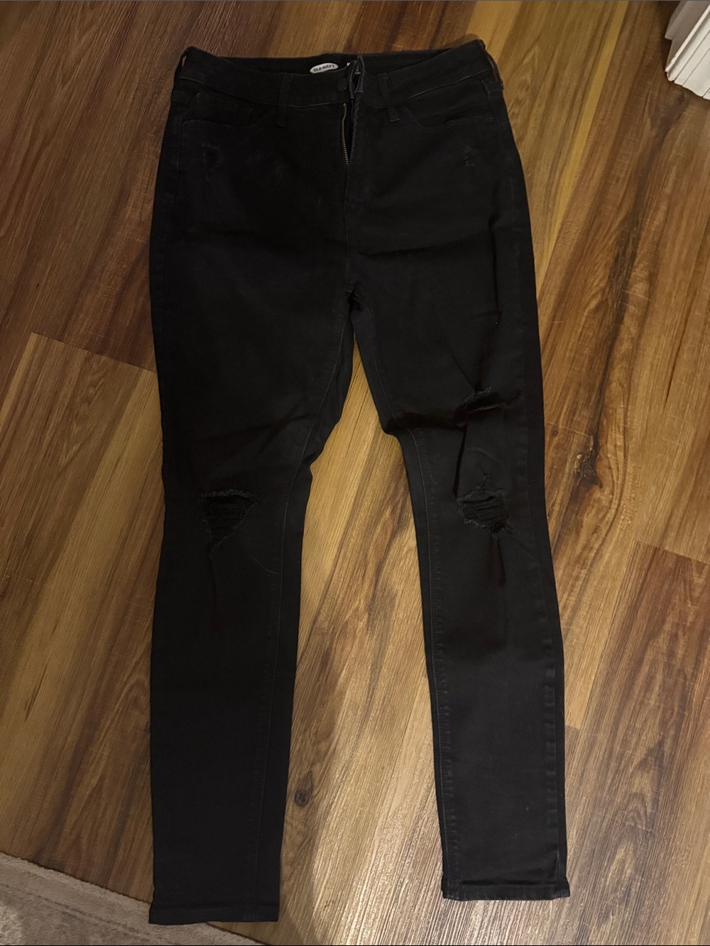 Old Navy Black Ripped Women’s Skinny Jeans